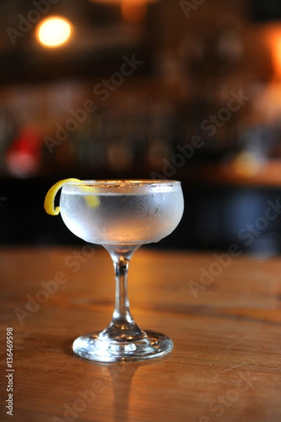 Obraz Martini with a twist on a bar