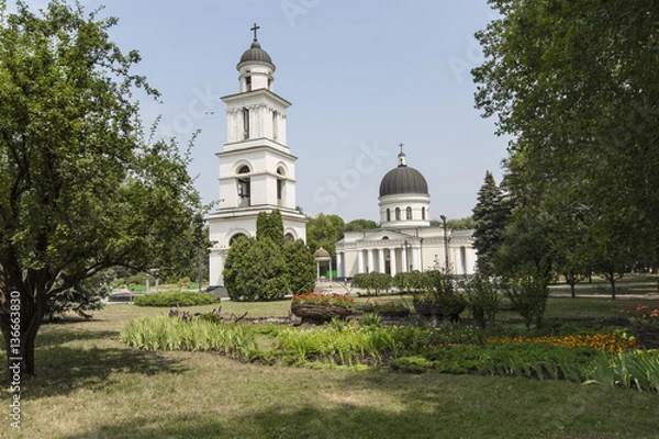 Fototapeta Cathedral Park in Chisinau, Moldova. Nativity Cathedral in Cathedral Park is the main Moldovan Orthodox place of worship in Chisinau.