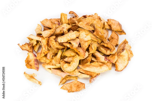 Fototapeta Горсть сушеных нарезанных яблок на белом фоне