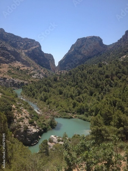 Obraz River through mountains