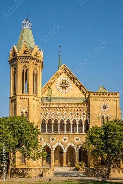 Fototapeta View at the Frere Hall in the streets of Karachi in Pakistan
