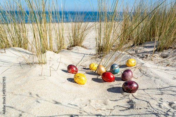 Obraz Bunte Ostereier in den Dünen, am Strand in Thiessow auf Rügen
