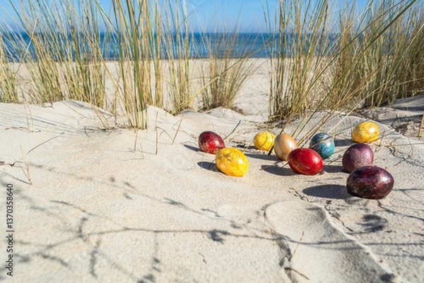 Obraz Bunte Ostereier in den Dünen, am Strand in Thiessow auf Rügen