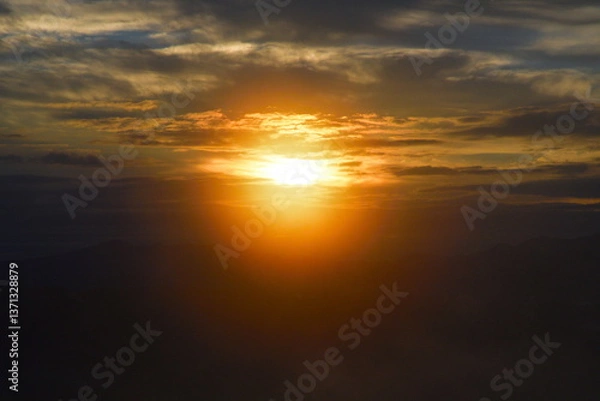 Fototapeta 山本山高原から見る朝日（新潟県）