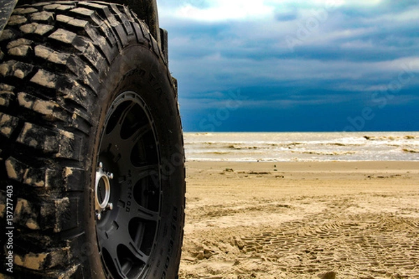 Fototapeta Beach 4x4 Tire