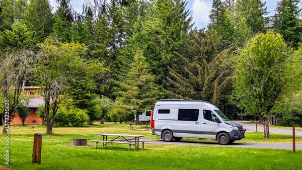 Obraz RV camping van parked at campsite of scenic Silver Falls State Park in Oregon