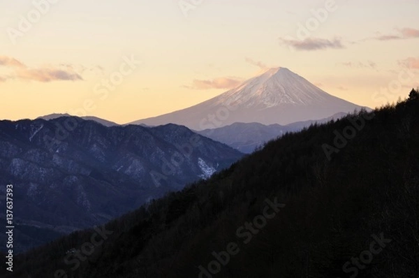 Fototapeta 柳沢峠より朝日の富士山