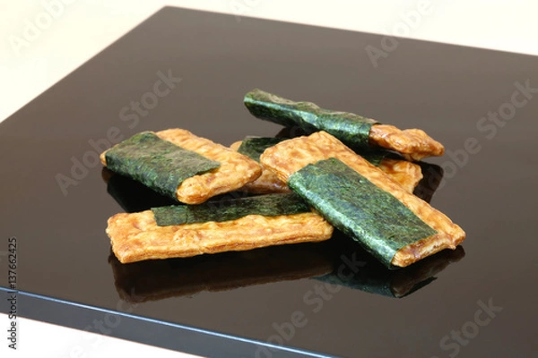 Obraz 海苔巻きせんべい