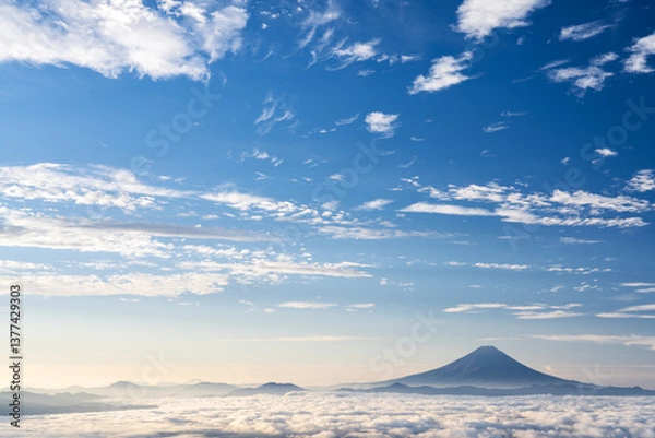 Obraz 山梨県山梨市　朝の国師ヶ岳から望む富士山