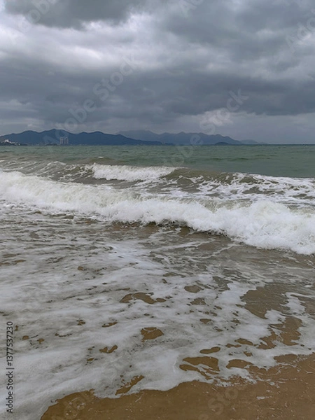 Fototapeta waves on the beach