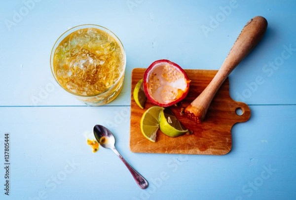 Fototapeta Przygotowywanie koktajlu