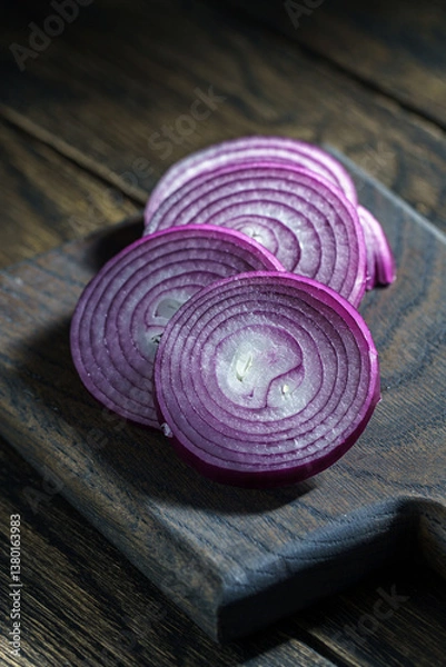 Obraz Thinly sliced red onion
