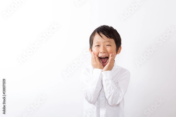 Obraz 驚く笑顔の少年