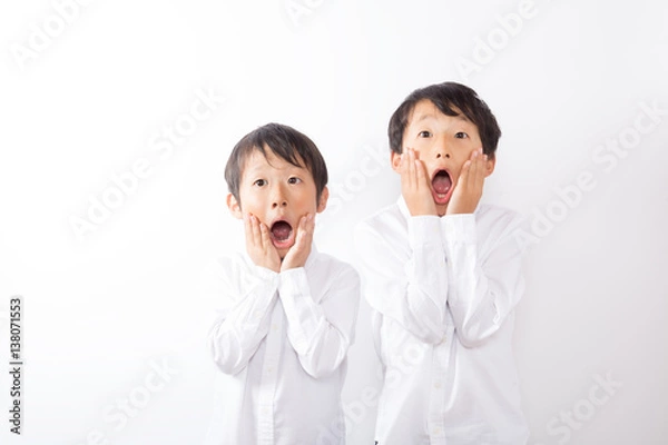 Obraz 驚く少年達