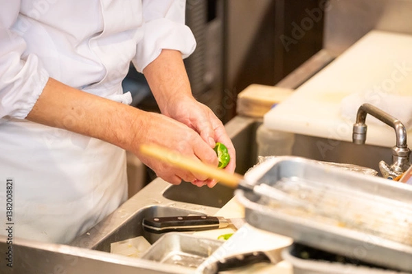 Obraz 天ぷらを揚げる料理人