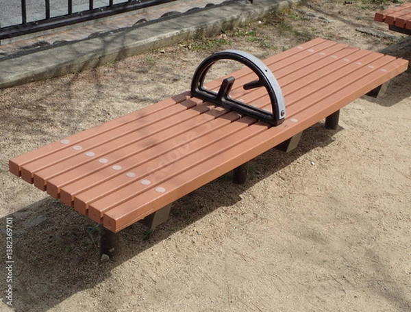 Fototapeta 屋外にあるベンチ