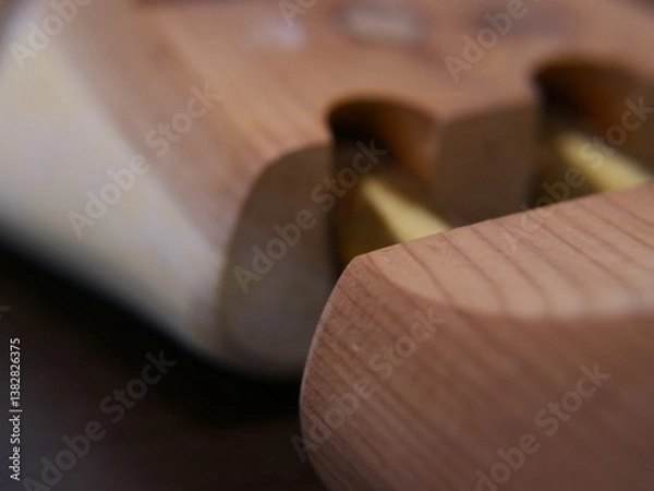 Fototapeta  革靴の形をキープする木製シューツリー 