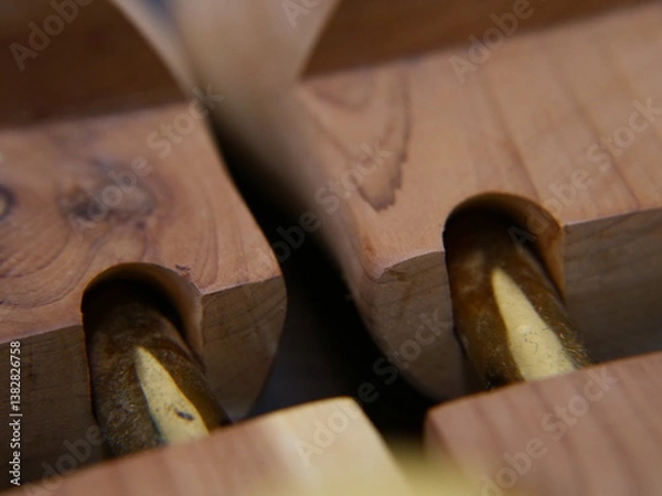 Fototapeta  革靴の形をキープする木製シューツリー 