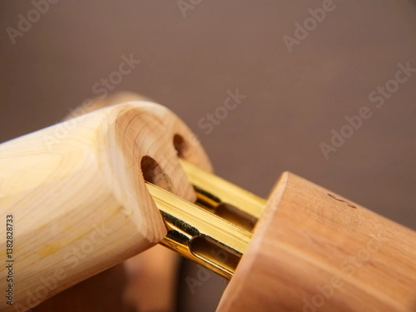 Fototapeta  革靴の形をキープする木製シューツリー 