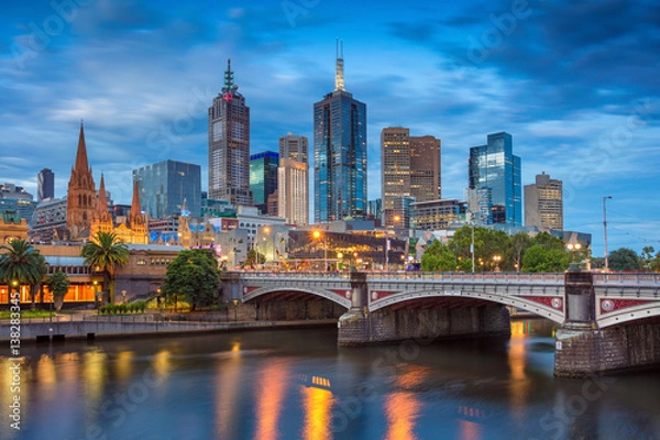 Fototapeta Miasto Melbourne. Pejzaż miejski z Melbourne, Australia podczas godziny zmierzchu niebieski.