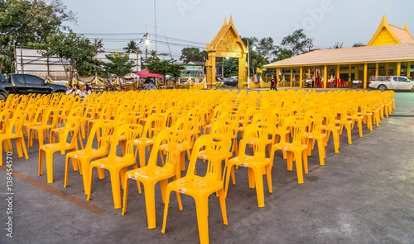 Obraz The yellow seat in temple