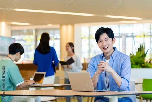 Fototapeta オフィスで働く若いエンジニア　撮影協力：学校法人電波学園　東京電子専門学校