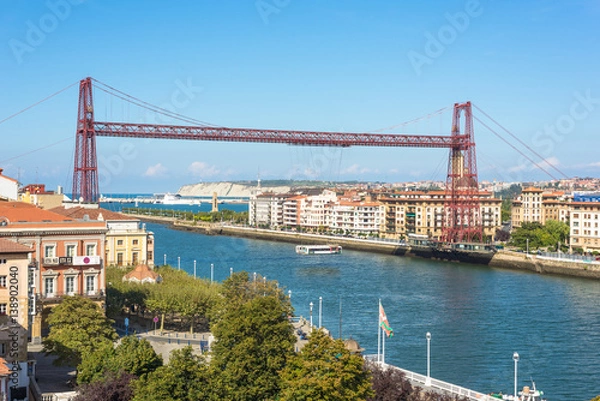 Fototapeta Most Vizcaya to most transportowy łączący miasta Portugalete i Las Arenas w pobliżu Bilbao w Kraju Basków w Hiszpanii. Jest to najstarszy most transportowy na świecie, zbudowany w 1893 roku