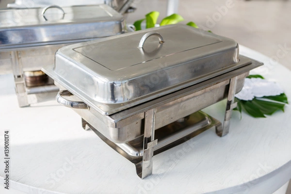 Obraz shiny roaster on a white table