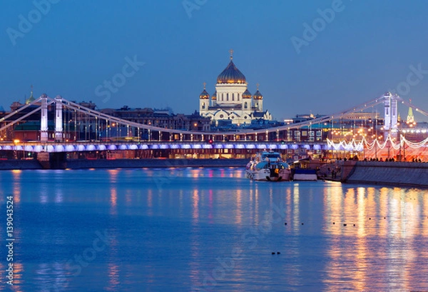 Obraz Москва. Храм Христа Спасителя на фоне крымского моста.