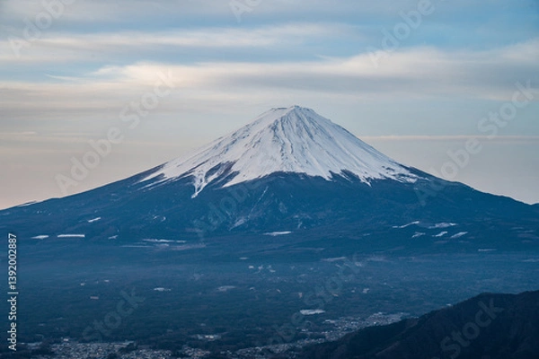 Fototapeta 山梨県新道峠からの富士山と河口湖