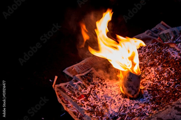 Obraz vaso em chamas