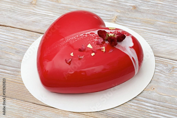 Obraz Red heart mousse cake
