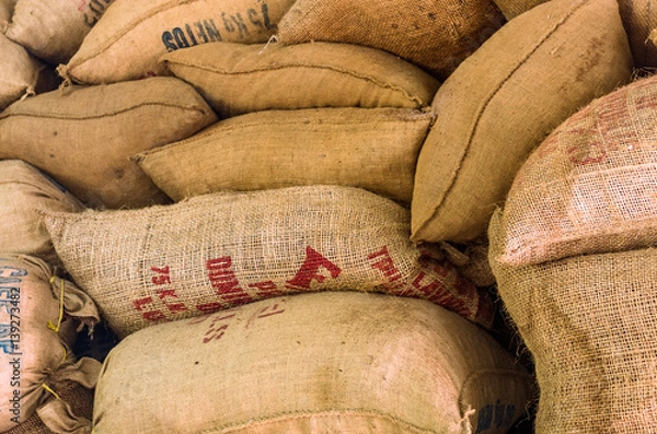 Obraz Kaffeesäcke gestapelt im Lager