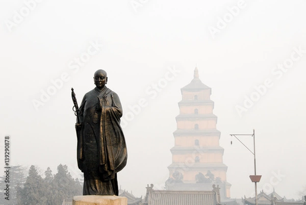 Fototapeta 三蔵法師像と大雁塔