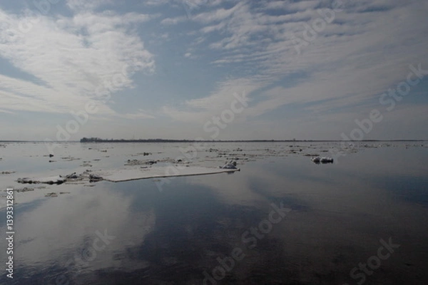 Fototapeta 
ice drift on the river in spring in sunny weather