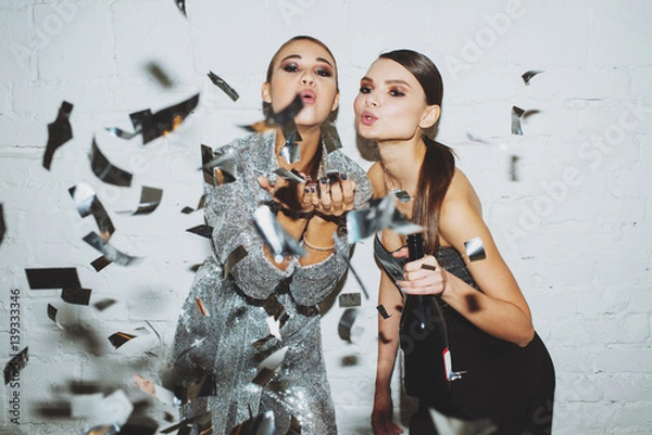 Obraz Girls in confetti