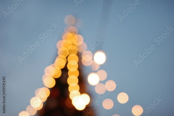 Obraz blurry christmas tree lights
