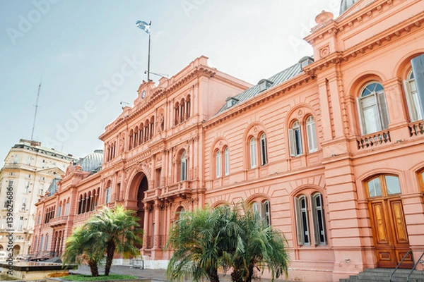 Obraz Casa Rosada (Pink House), Pałac Prezydencki w Buenos Aires, Argentyna, widok z frontowego wejścia