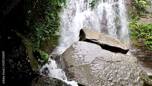 Obraz 沖縄県八重山諸島西表島のゲータの滝