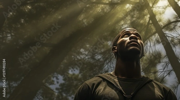 Obraz showcases black man looking up