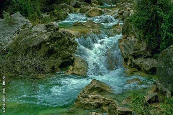 Fototapeta Río Guadalquivir por la Cerrada del Utrero, en el parque natural de Cazorla, Segura y Las Villas.