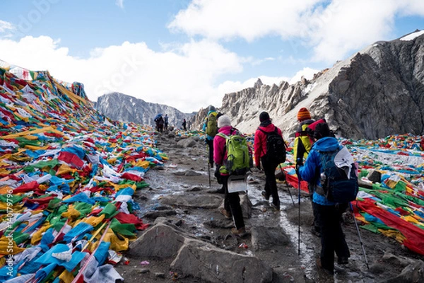 Obraz People go to Dolma La pass Himalayas mountain Kailas yatra