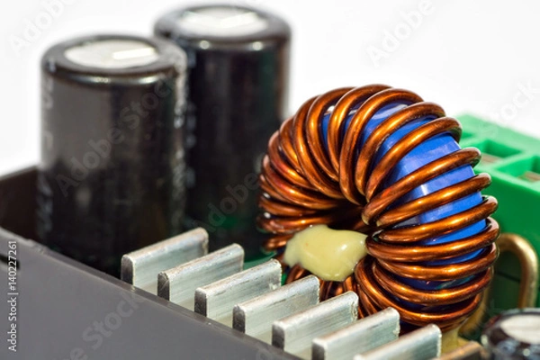 Obraz Toroidal inductance coil and capacitors