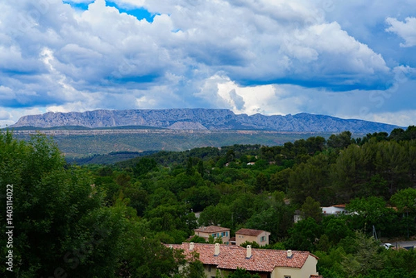 Obraz View of Fuveau, a town in the Bouches-du-Rhône department in southern France, famous for its church of St Michel and nice view of Mount Sainte-Victoire.