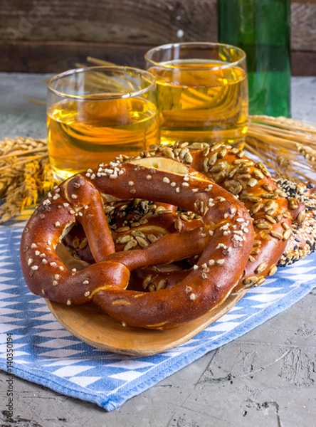 Obraz beer and pretzel.