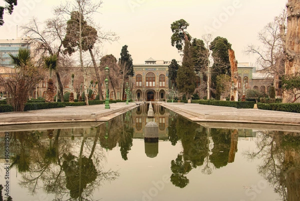 Fototapeta architecture reflection in water, Golestan Palace landscape, Palace reflection in water, Landscape view of Golestan Palace, Persian garden with palace reflection, Historical architecture