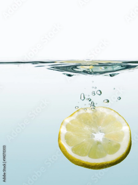 Obraz lemon in the water