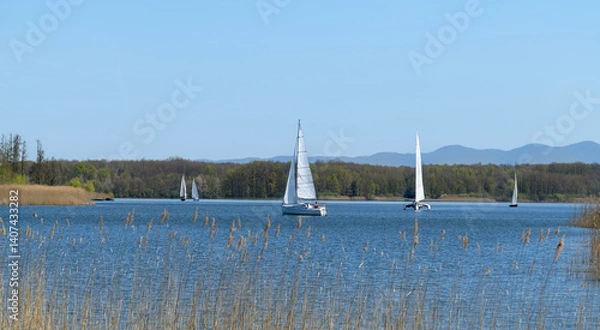 Obraz voiles sur l'étang du Stock à Rhodes