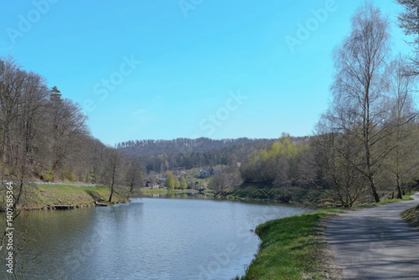 Obraz grand étang de Mouterhouse sous ciel bleu