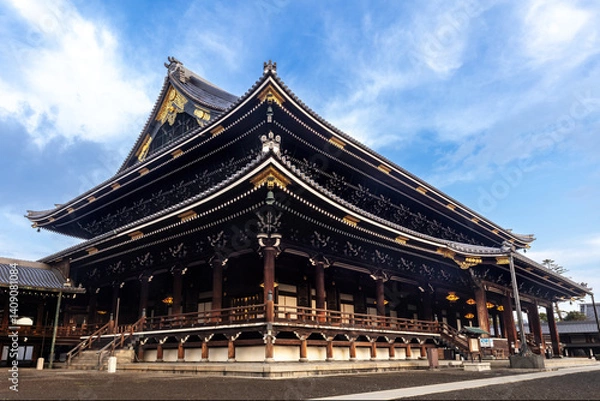 Fototapeta Main hall of Higashi Hongan-Ji temple in Kyoto, Japan. It is the largest wooden building in Kyoto, and one of the largest in the world. 
